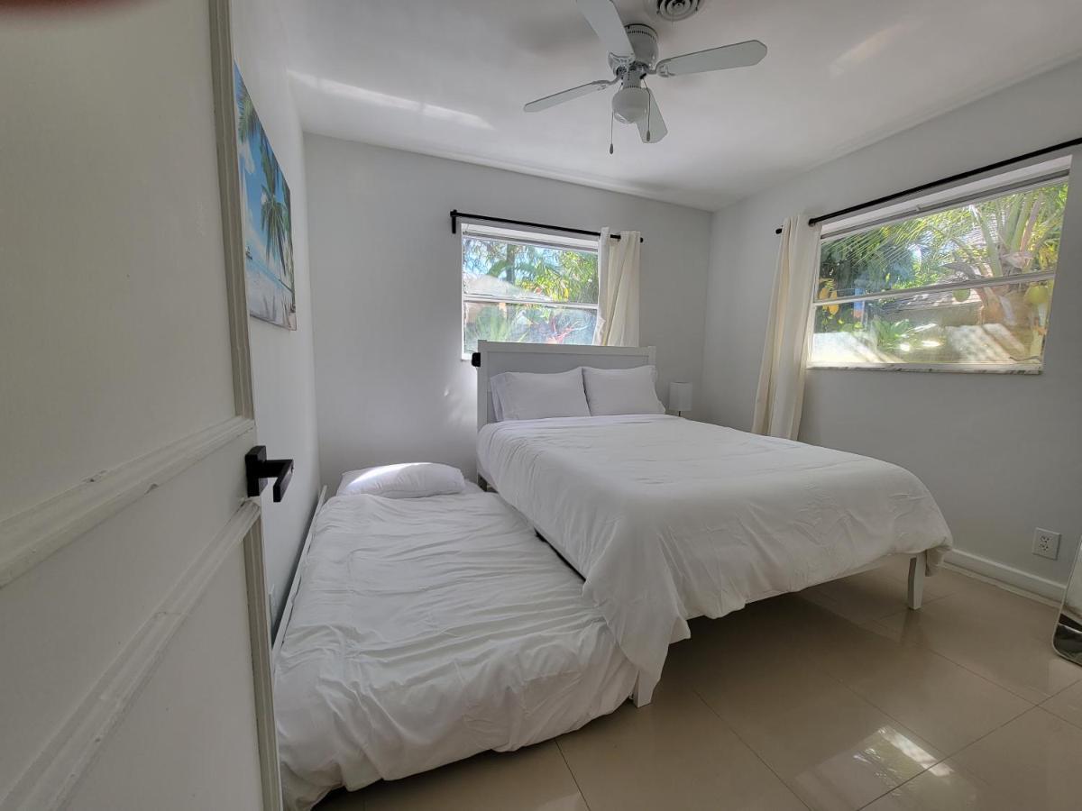 Luxury Tropical Oasis! Huge Saltwater Pool! 1 Mile To Beach! Villa Fort Lauderdale Exterior photo